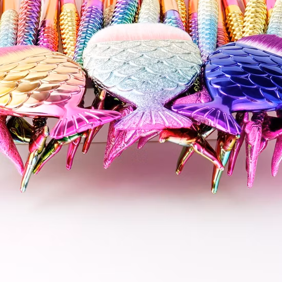 Пластиковая кисть для макияжа русалки для бровей